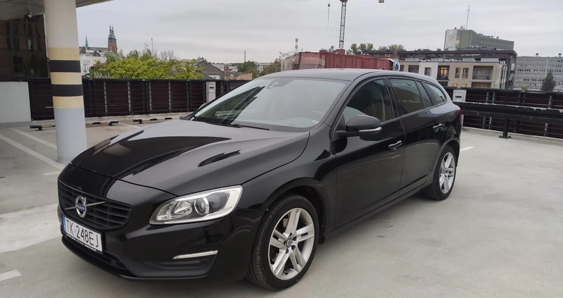 Volvo V60 cena 49900 przebieg: 249000, rok produkcji 2015 z Kielce małe 407